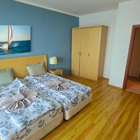 Apartment Del View гр *